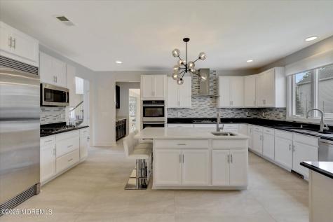 1 Country Club Drive Deal NJ 07723