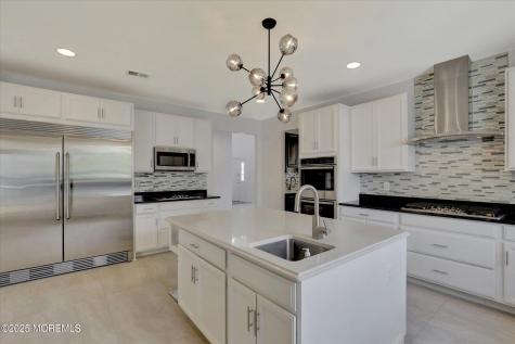 1 Country Club Drive Deal NJ 07723