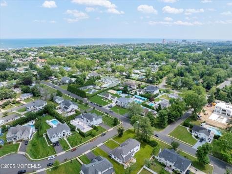 1 Country Club Drive Deal NJ 07723