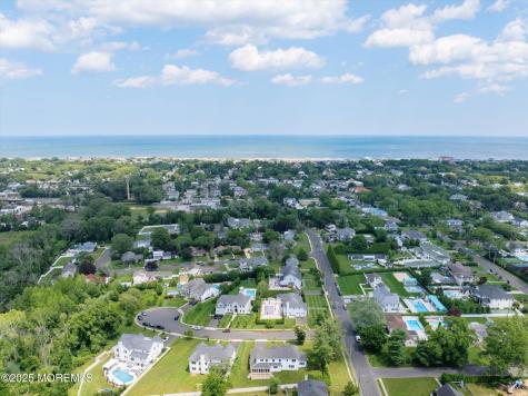 1 Country Club Drive Deal NJ 07723