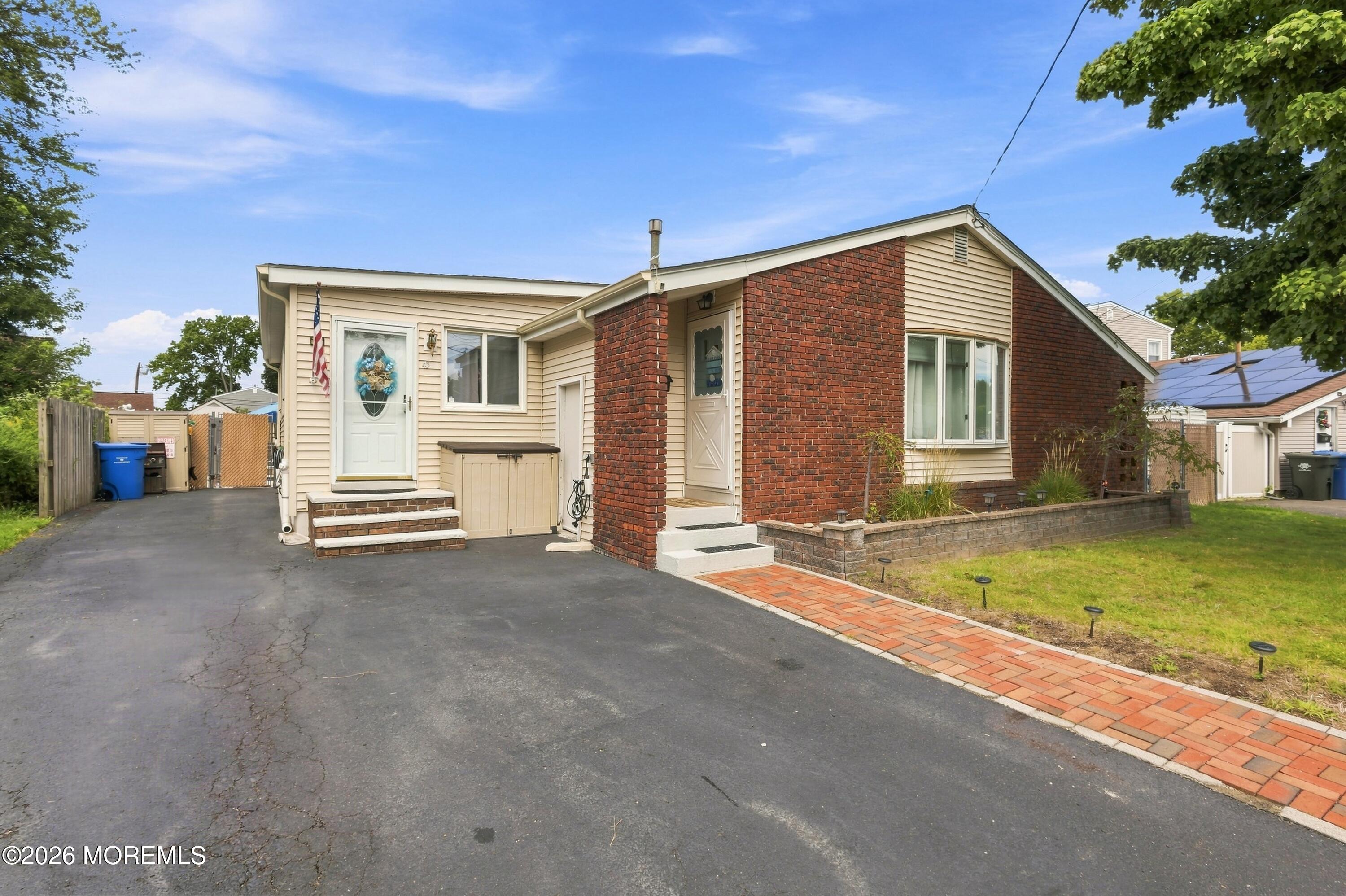 45 Woodshore W Old Bridge NJ 08857