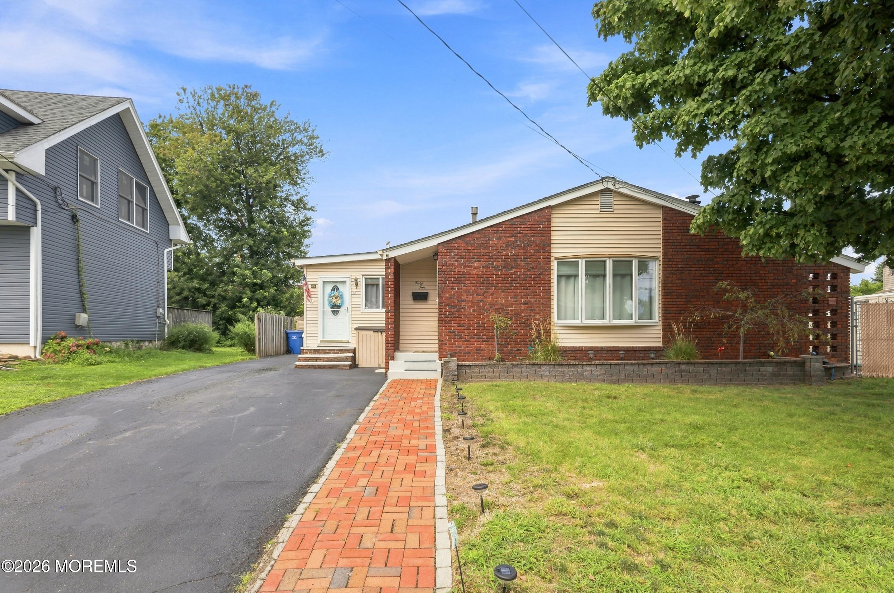 45 Woodshore W Old Bridge NJ 08857