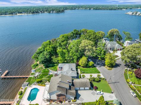 31 Cranmoor Drive Toms River NJ 08753
