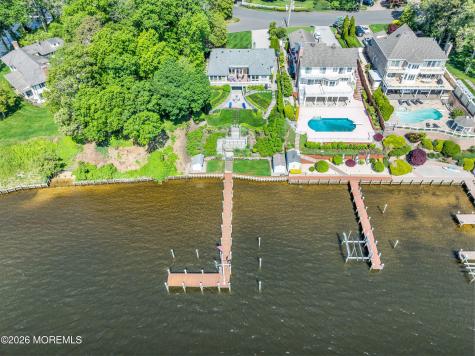 31 Cranmoor Drive Toms River NJ 08753
