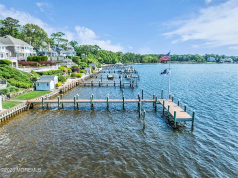 31 Cranmoor Drive Toms River NJ 08753