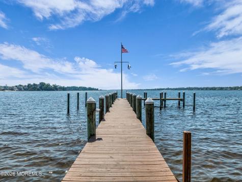 31 Cranmoor Drive Toms River NJ 08753