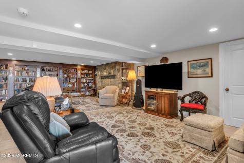 31 Cranmoor Drive Toms River NJ 08753