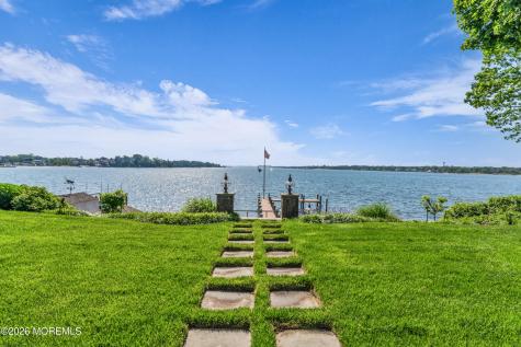 31 Cranmoor Drive Toms River NJ 08753