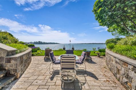 31 Cranmoor Drive Toms River NJ 08753