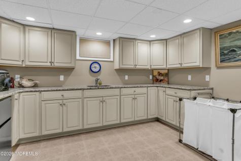 31 Cranmoor Drive Toms River NJ 08753
