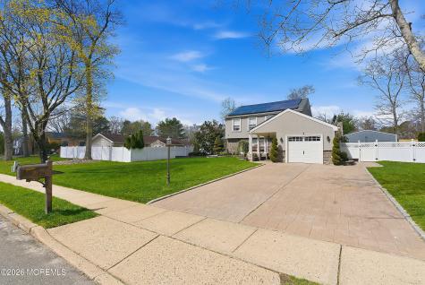 20 Cambridge Drive Jackson NJ 08527