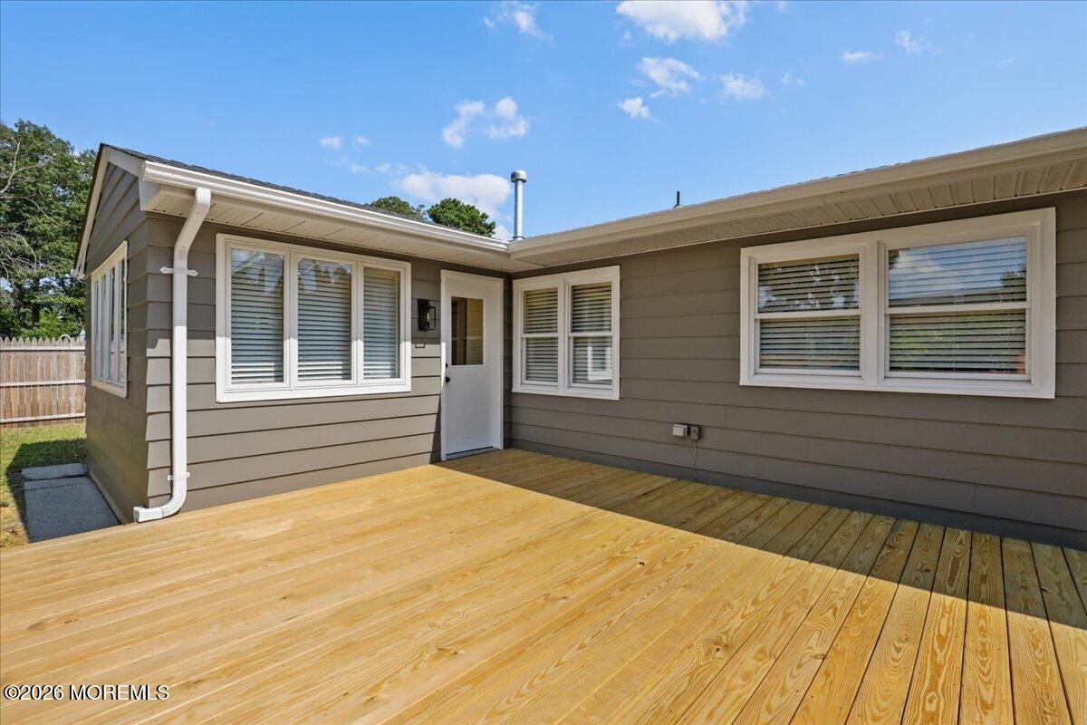 1078 Treasure Avenue Manahawkin NJ 08050