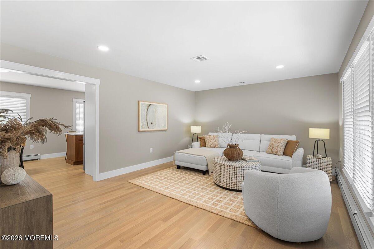 1078 Treasure Avenue Manahawkin NJ 08050