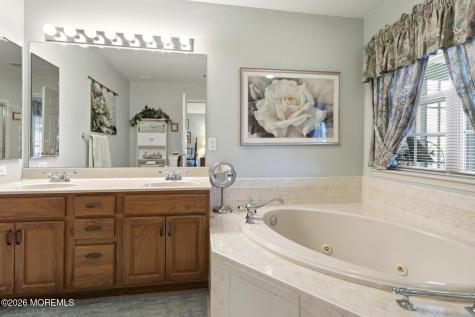 62 Ivy Hill Road Lakewood NJ 08701