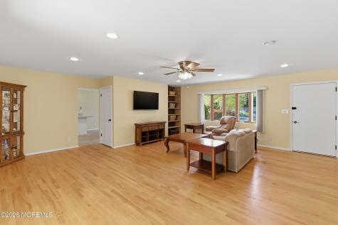 5 Lone Oak Road Middletown NJ 07748