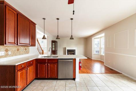 10 Hemingway Lane Columbus NJ 08022