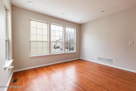 10 Hemingway Lane Columbus NJ 08022