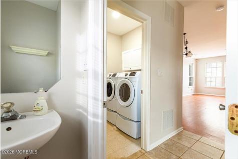 10 Hemingway Lane Columbus NJ 08022