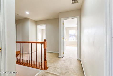 10 Hemingway Lane Columbus NJ 08022