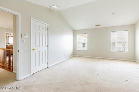 10 Hemingway Lane Columbus NJ 08022