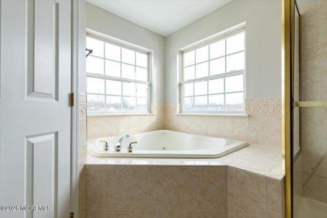 10 Hemingway Lane Columbus NJ 08022