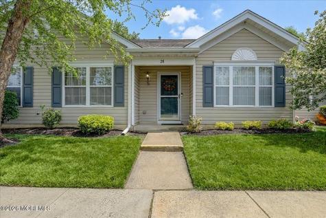 28 Golden Willows Avenue Lakewood NJ 08701