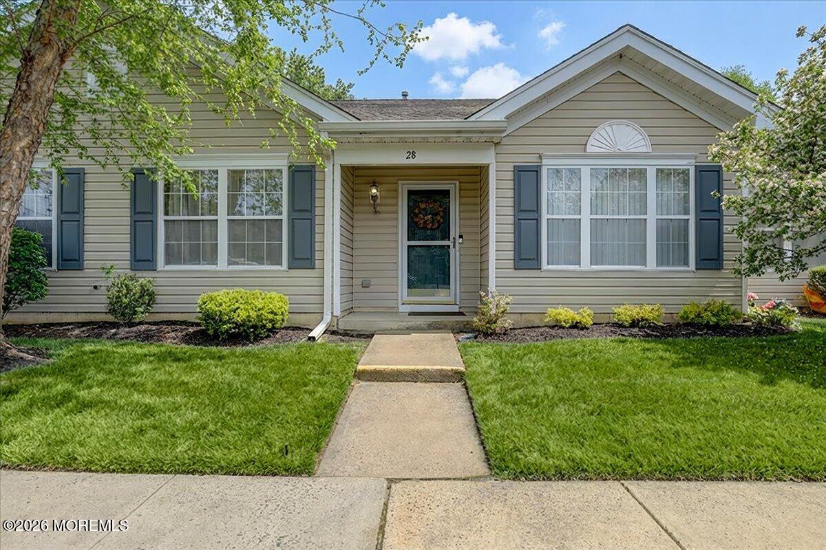 28 Golden Willows Avenue Lakewood NJ 08701