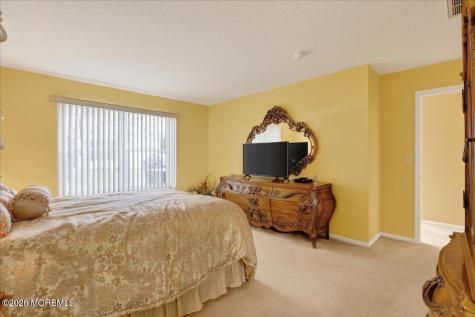 28 Golden Willows Avenue Lakewood NJ 08701