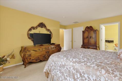 28 Golden Willows Avenue Lakewood NJ 08701