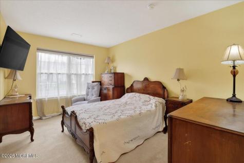 28 Golden Willows Avenue Lakewood NJ 08701