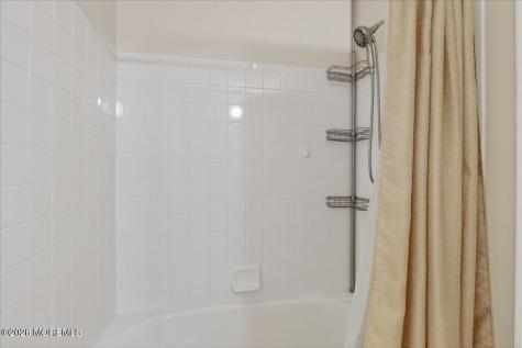 28 Golden Willows Avenue Lakewood NJ 08701
