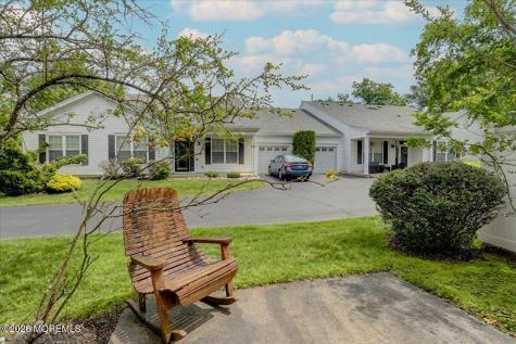 28 Golden Willows Avenue Lakewood NJ 08701