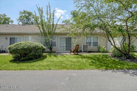 28 Golden Willows Avenue Lakewood NJ 08701