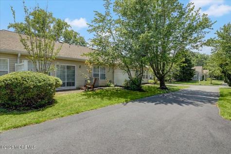 28 Golden Willows Avenue Lakewood NJ 08701
