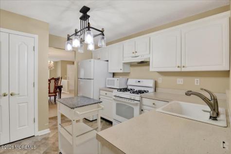 28 Golden Willows Avenue Lakewood NJ 08701