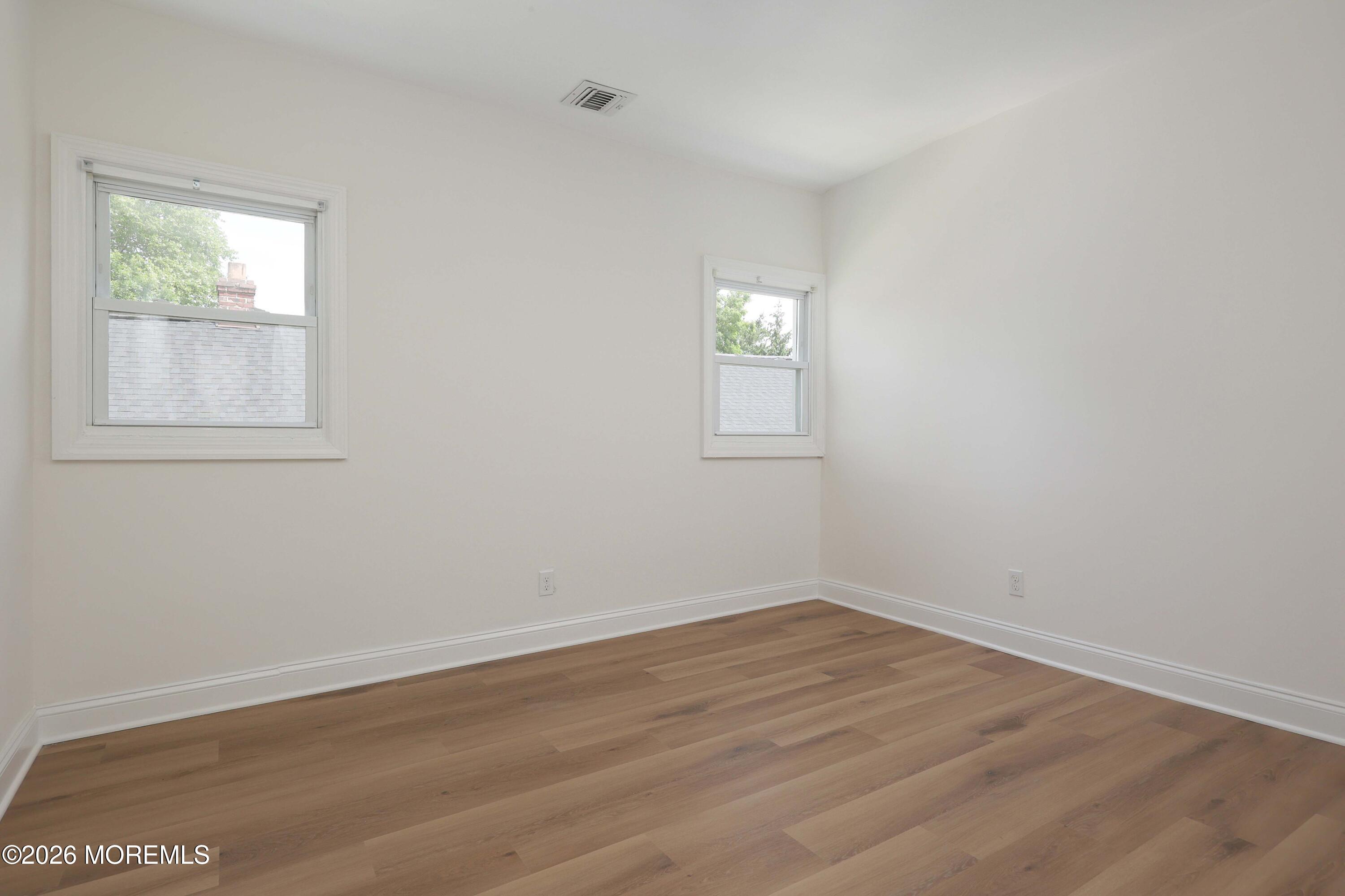 10 Lincoln Court Keansburg NJ 07734
