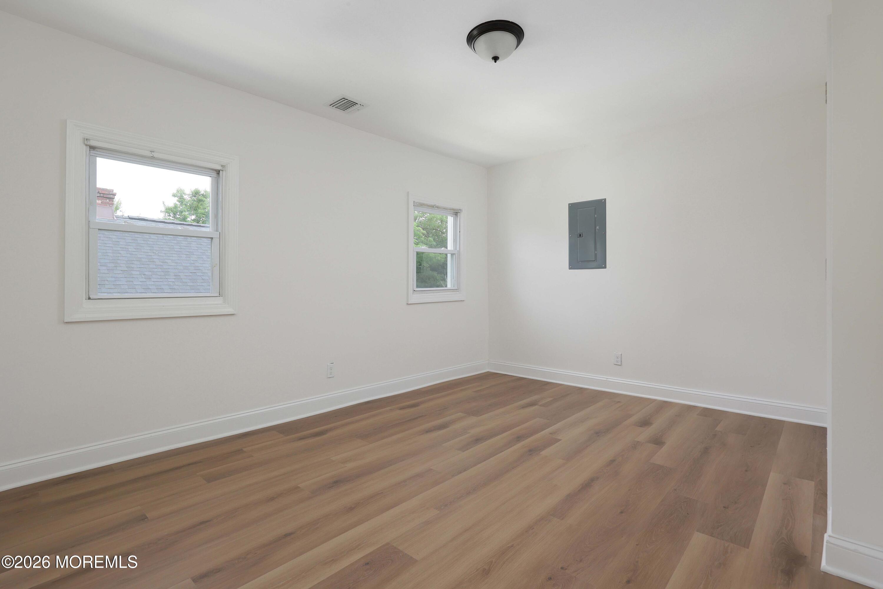 10 Lincoln Court Keansburg NJ 07734
