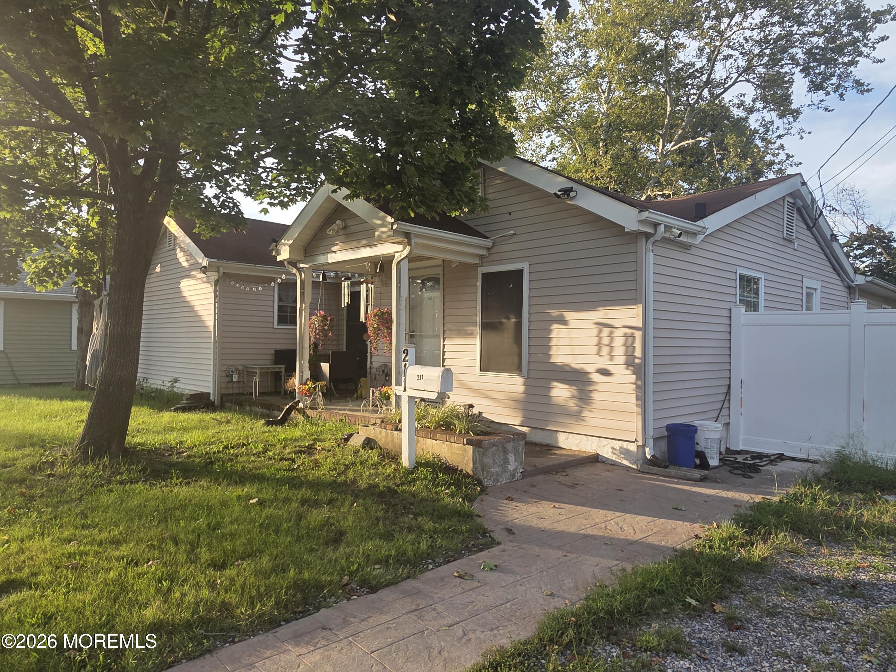 211 Magnolia Avenue Toms River NJ 08757
