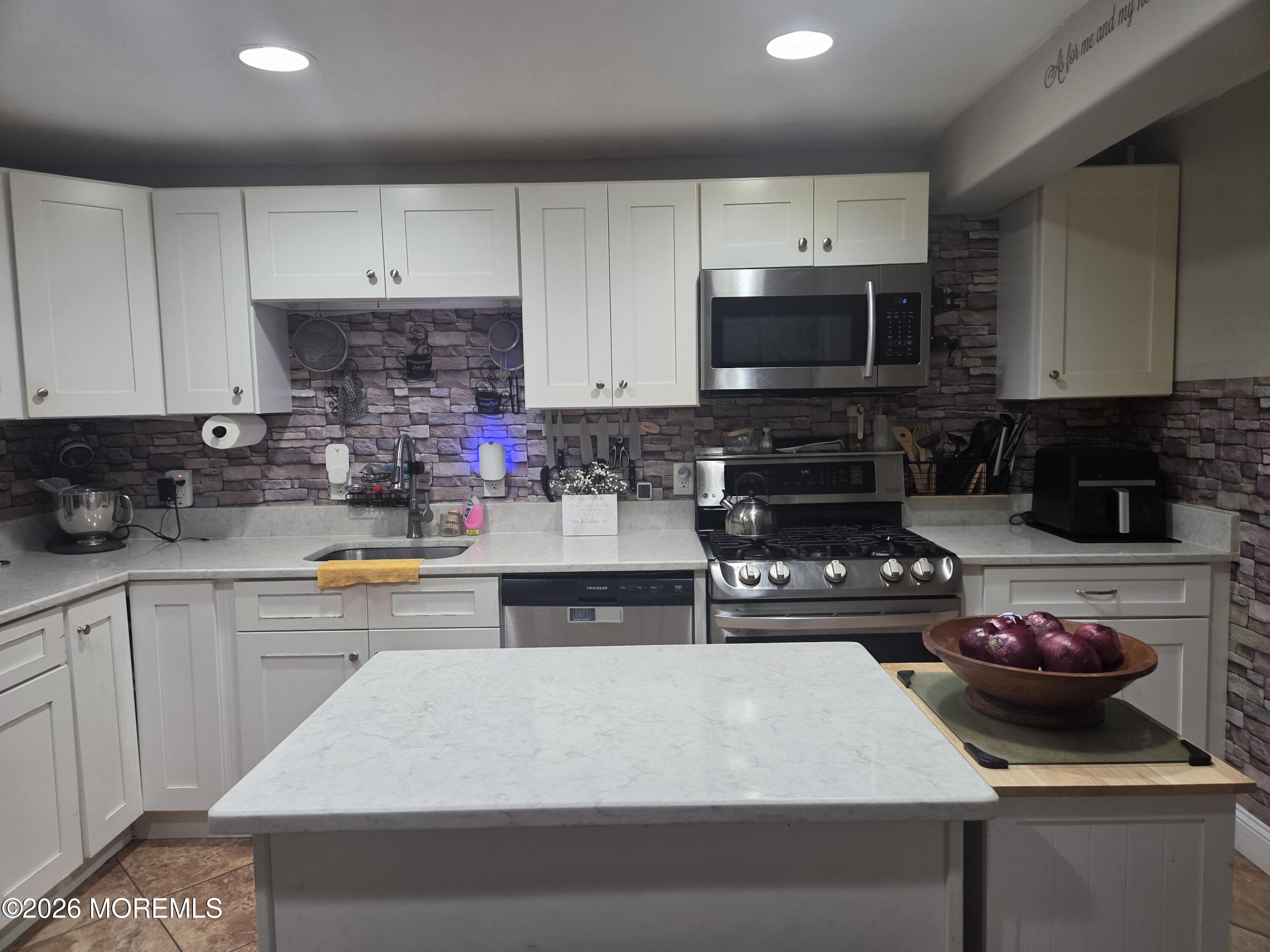 211 Magnolia Avenue Toms River NJ 08757