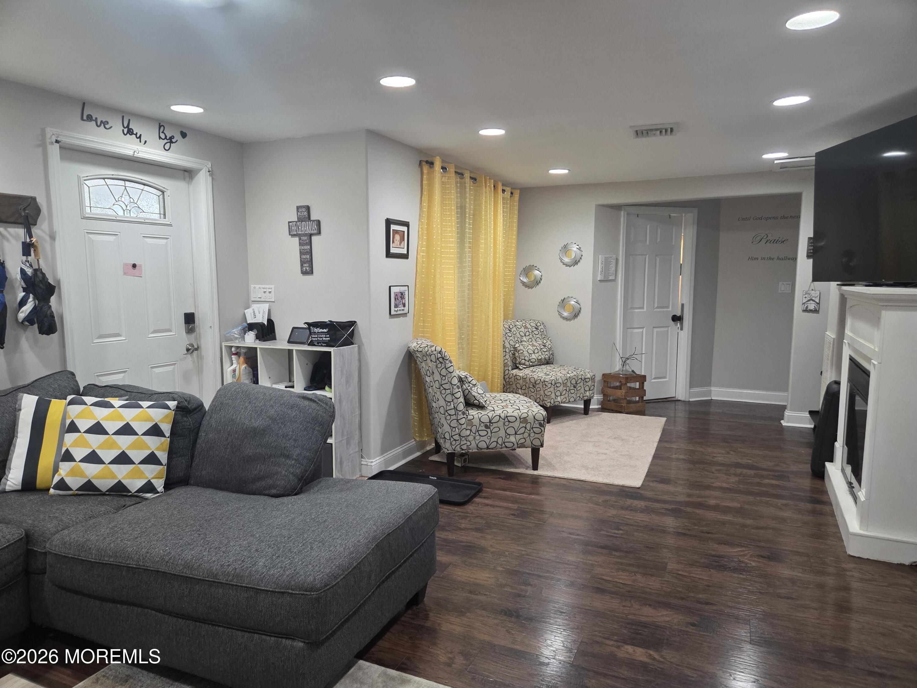 211 Magnolia Avenue Toms River NJ 08757