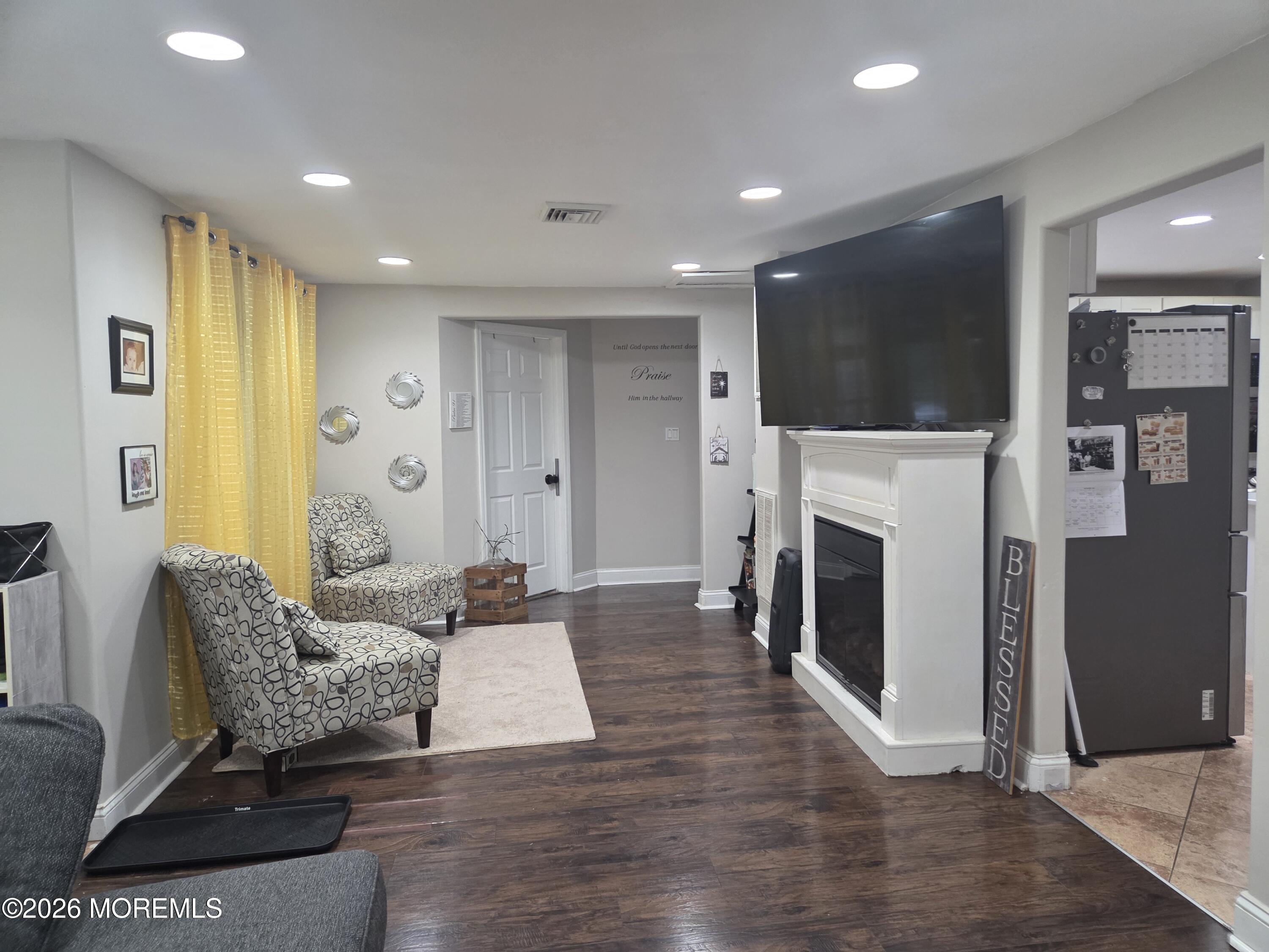 211 Magnolia Avenue Toms River NJ 08757