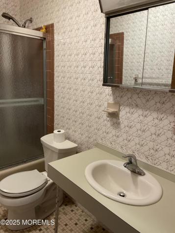 643A Plymouth Drive Lakewood NJ 08701