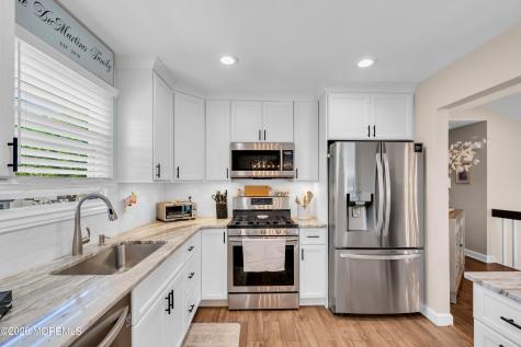 7 Lindner Lane Howell NJ 07731