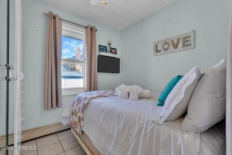 319 Monmouth Avenue Ocean Gate NJ 08740
