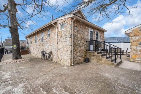319 Monmouth Avenue Ocean Gate NJ 08740