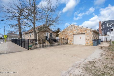 319 Monmouth Avenue Ocean Gate NJ 08740