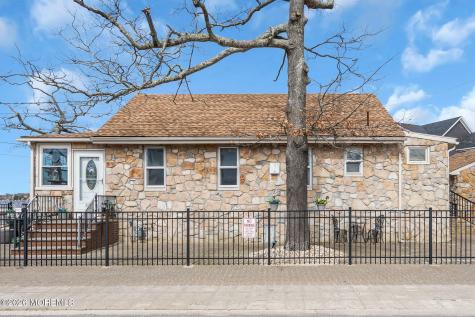 319 Monmouth Avenue Ocean Gate NJ 08740