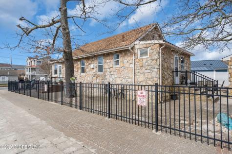 319 Monmouth Avenue Ocean Gate NJ 08740