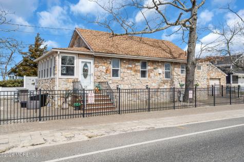 319 Monmouth Avenue Ocean Gate NJ 08740