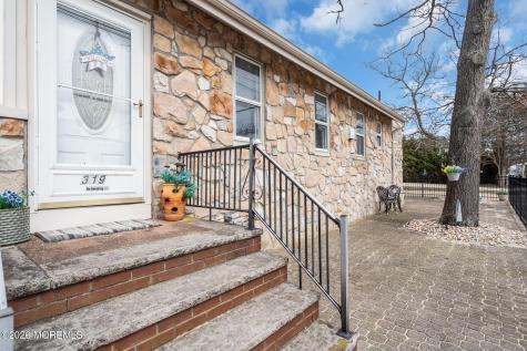 319 Monmouth Avenue Ocean Gate NJ 08740